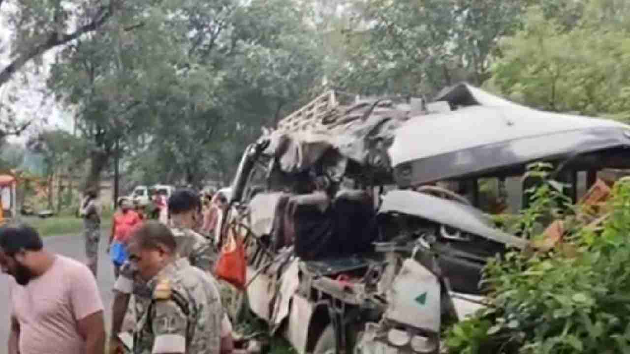 कांवरियों से भरी बस और ट्रक की भिडंत, 6 की मौत - CG Sandesh