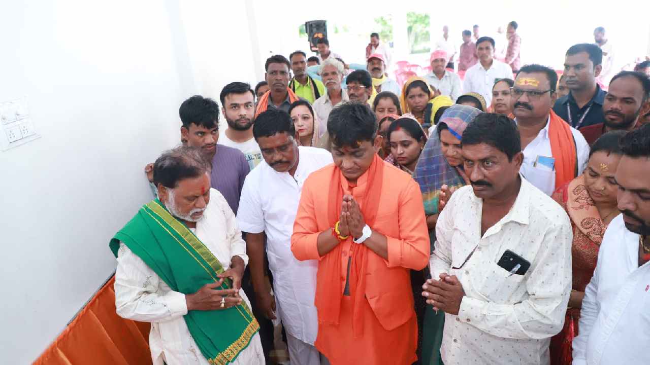 महासमुंद : विधायक सिन्हा ने किया सीसी रोड कार्य का भूमिपूजन - CG Sandesh