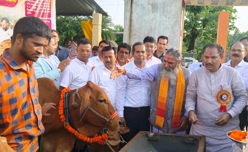 छत्तीसगढ़ में दुधारू पशु प्रदाय योजना प्रारंभ, 75 महिला किसान... - CG Sandesh