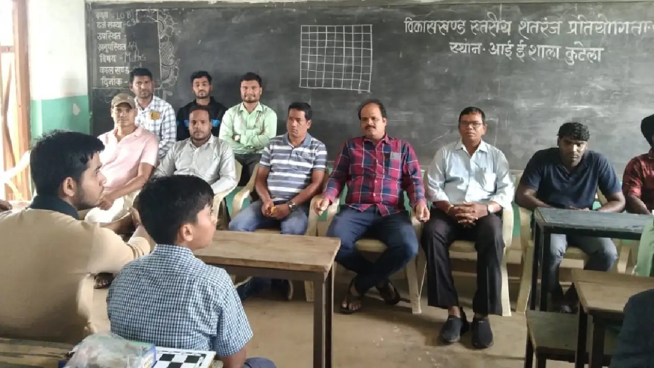 सरायपाली : विकासखंड स्तरीय शतरंज प्रतियोगिता में 74 प्रतिभाग... - CG Sandesh