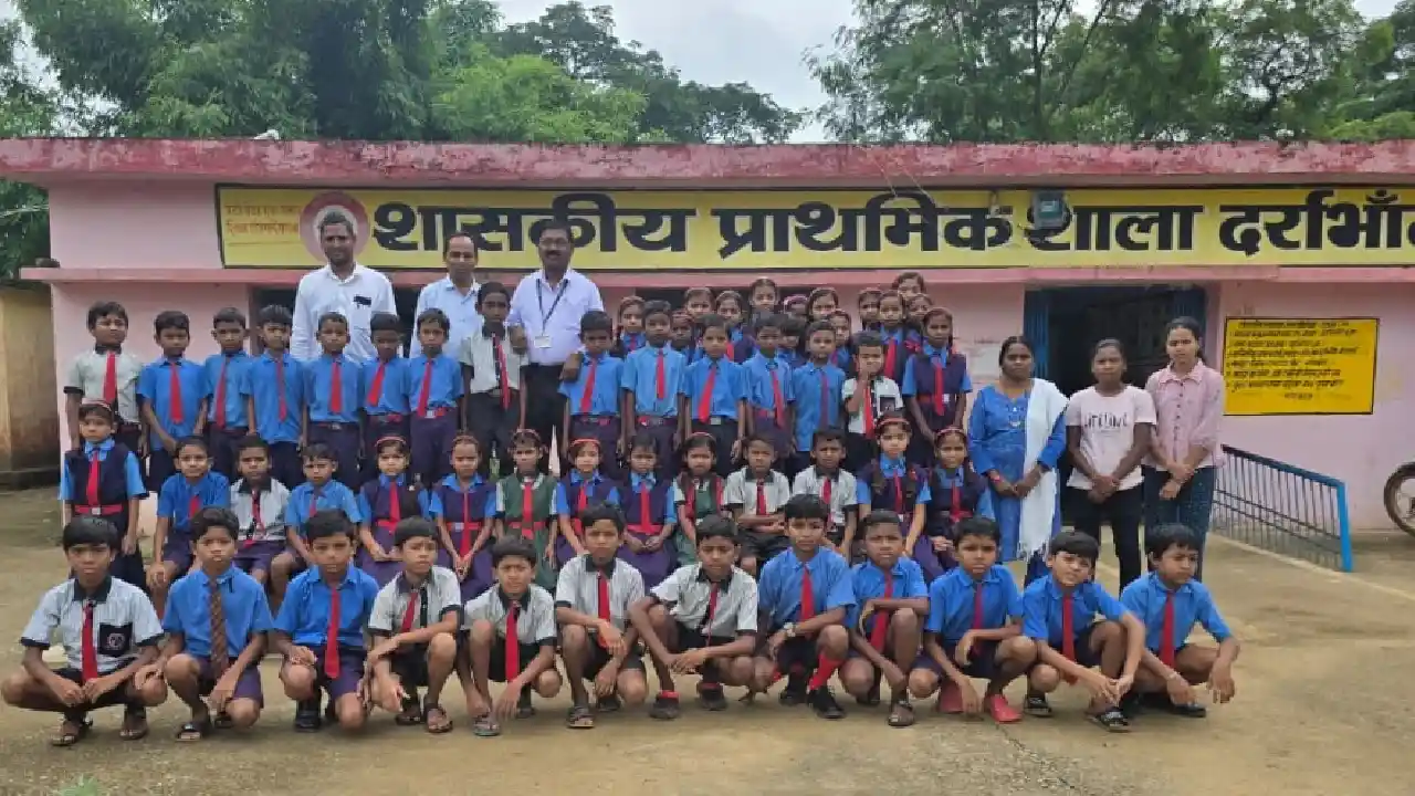 जिला शिक्षा अधिकारी महासमुंद ने किया विकास खंड सरायपाली के व... - CG Sandesh