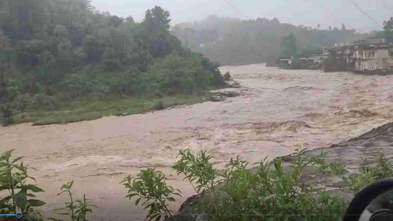 बारिश का कहर : विधायक का घर, होटल और कार्यालय डूबा - CG Sandesh