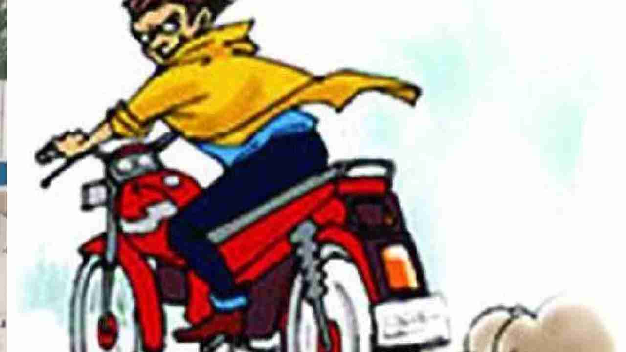तुमगांव : बिना लॉक किये बाइक खड़ी कर गया नास्ता करने, हो गई च... - CG Sandesh