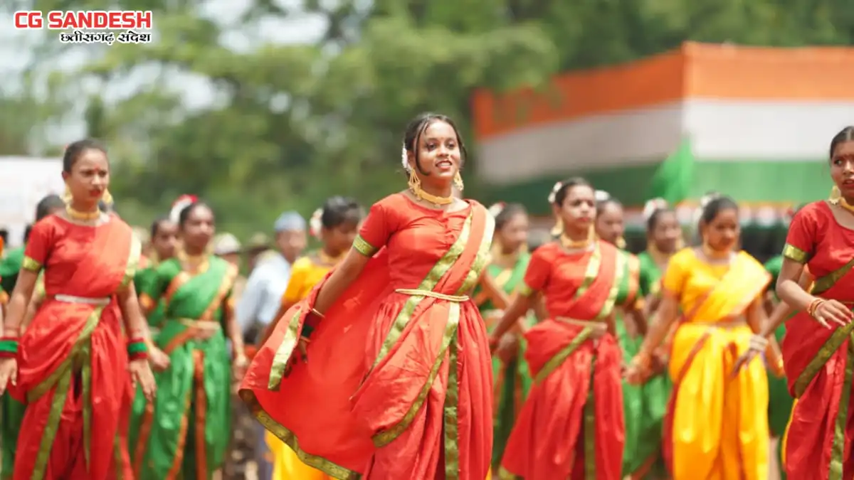 CG : हर्षाेल्लास के साथ मनाया गया आजादी का पर्व, उत्कृष्ट दलों को मिले पुरस्कार