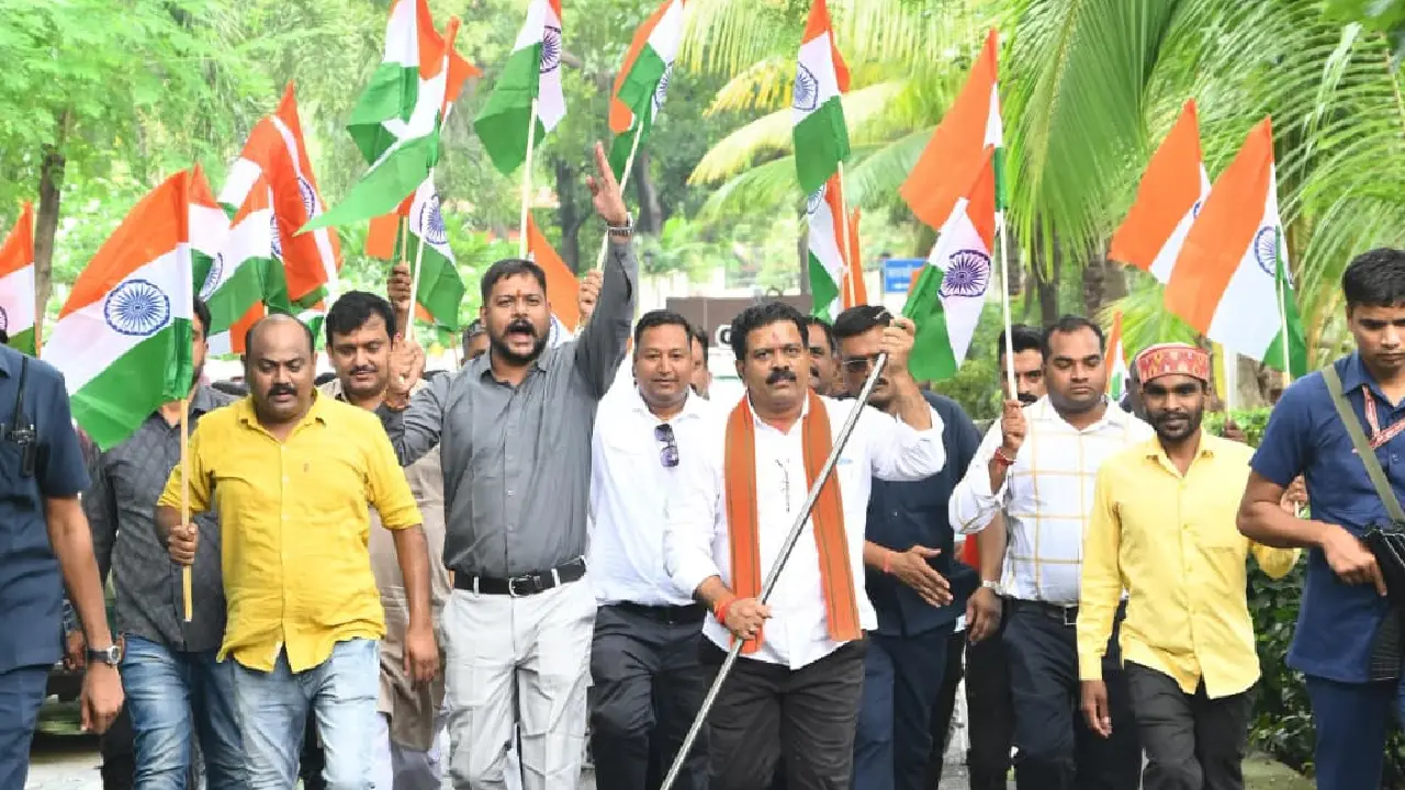 CG: हर घर तिरंगा अभियान में शामिल हुए उपमुख्यमंत्री विजय शर्... - CG Sandesh