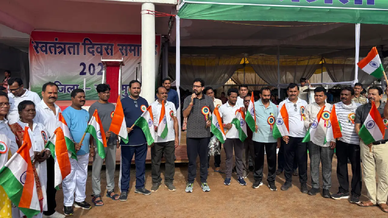 महासमुंद : स्वतंत्रता, तिरंगा एवं स्वच्छता दौड़ में उमड़ा देशभ... - CG Sandesh