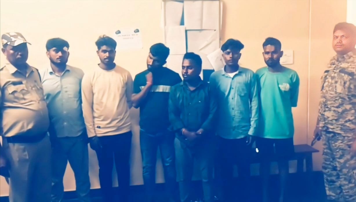 CG : घटारानी वाटरफॉल में पर्यटकों के साथ हुड़दंग और मारपीट क... - CG Sandesh