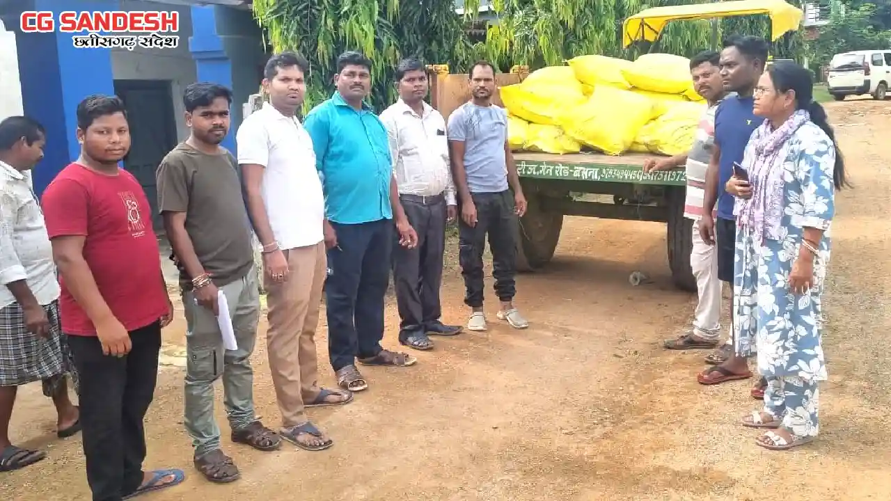 बसना में कृषि सेवा केन्द्र का आकस्मिक निरीक्षण,  51 बोरी यूर... - CG Sandesh