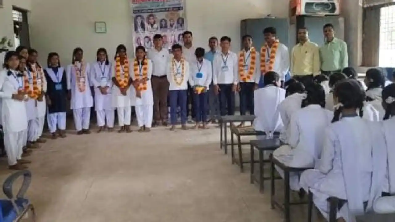 बसना : शासकीय हाई स्कूल रेमडा़ में छात्र संघ चुनाव सम्पन्न - CG Sandesh