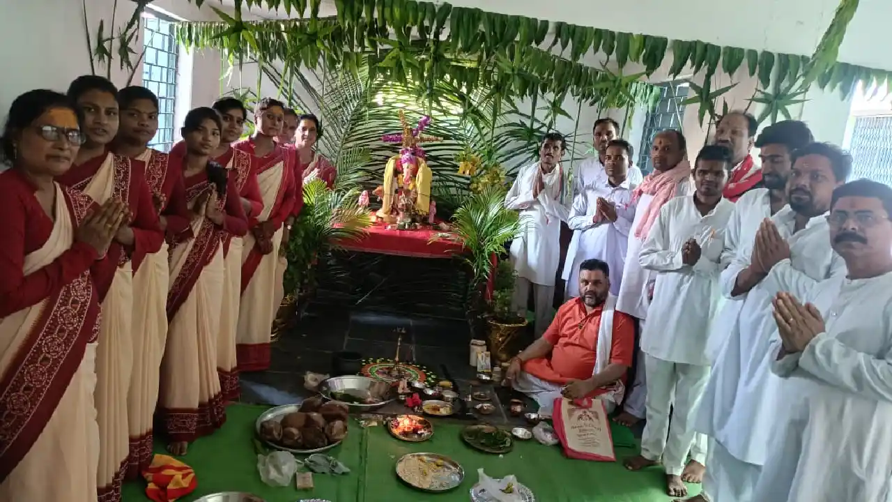 सरस्वती शिशु मंदिर भंवरपुर में भगवान श्री गणेश के मूर्ति की ... - CG Sandesh