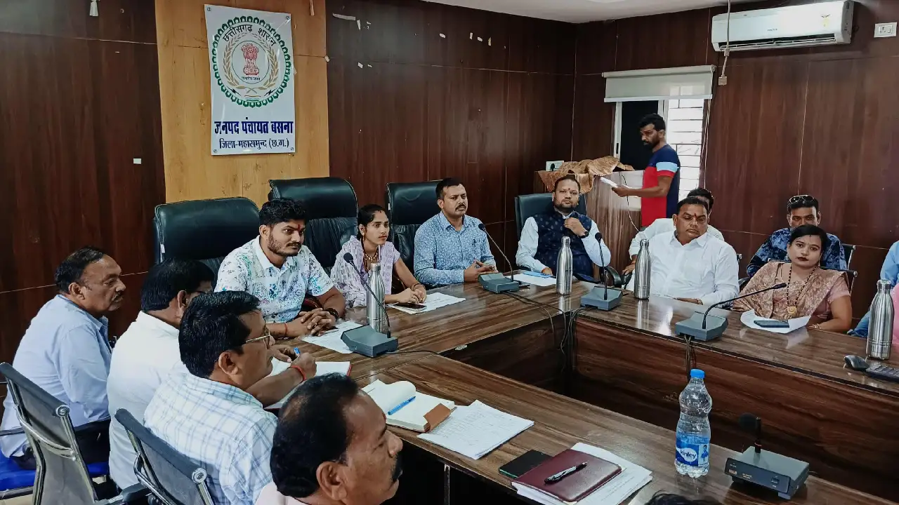 बसना : सभापति प्रकाश सिन्हा ने उठाया शिक्षा का मुद्दा, अंकोर... - CG Sandesh