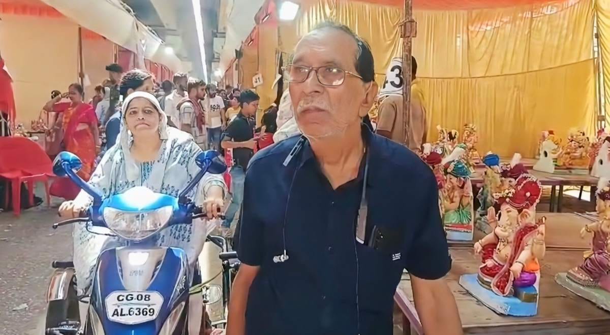  CG : गणेश प्रतिमा लेने पहुंचे बुजुर्ग से 65000 रुपये की उठा... - CG Sandesh