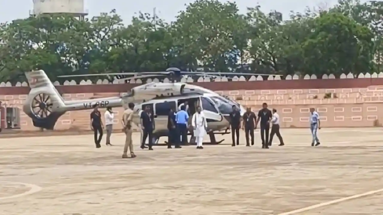CG : मुख्यमंत्री साय के हेलीकॉप्टर में आई तकनीकी खराबी - CG Sandesh