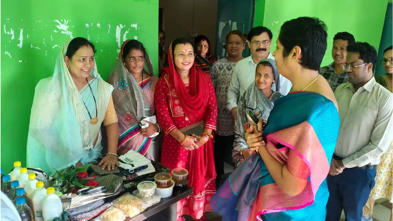 पिथौरा : आकांक्षी जिला कार्यक्रम के केन्द्रीय प्रभारी अधिकार... - CG Sandesh