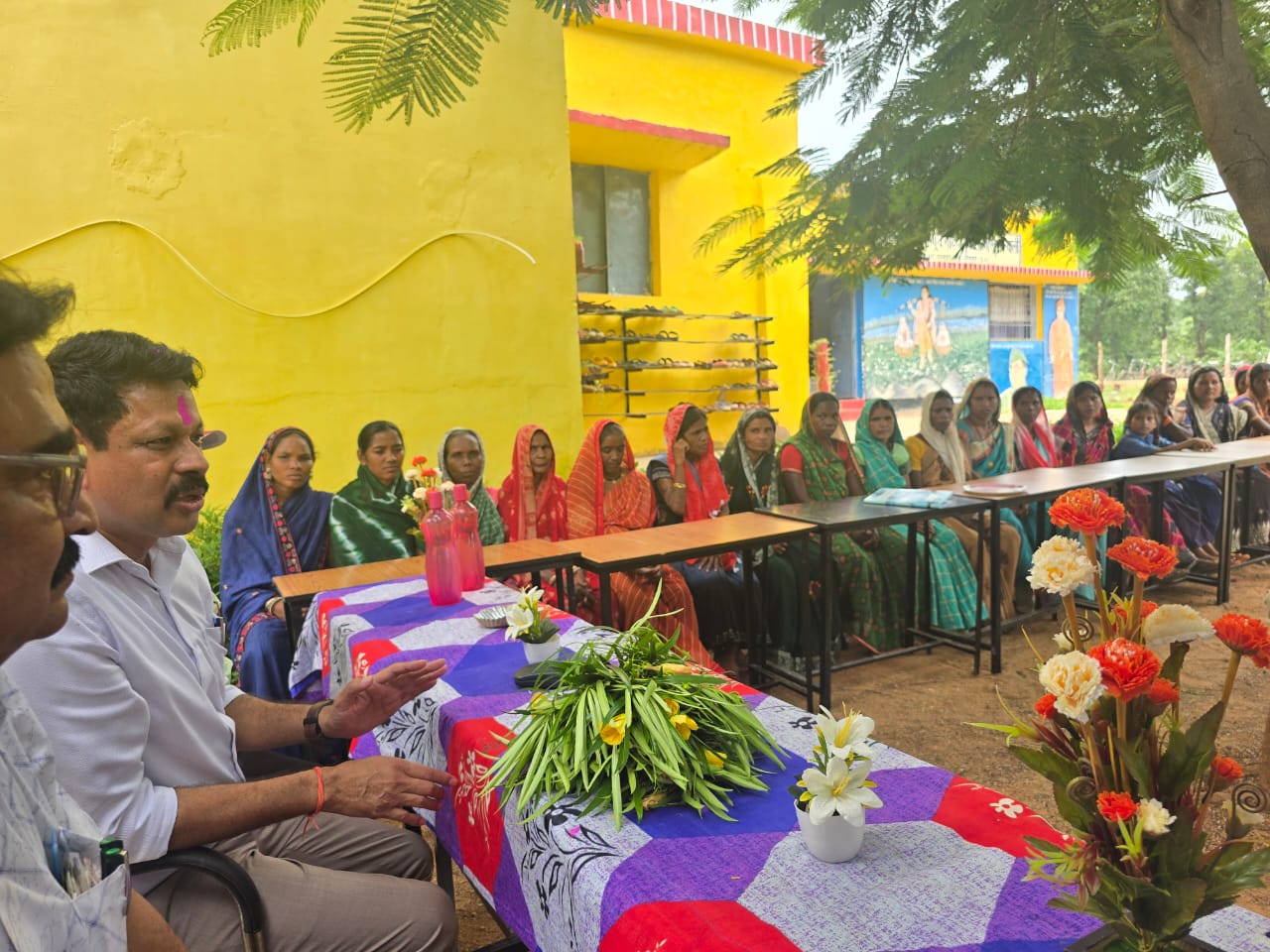 बागबाहरा : पालक-शिक्षक मेगा बैठक में एसडीएम उमेश कुमार साहू ... - CG Sandesh