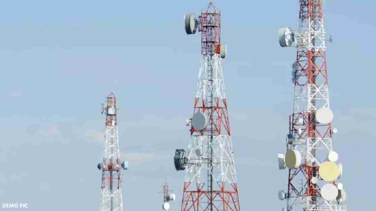 बसना : मोबाइल टावर से 24 बैटरियों की चोरी - CG Sandesh