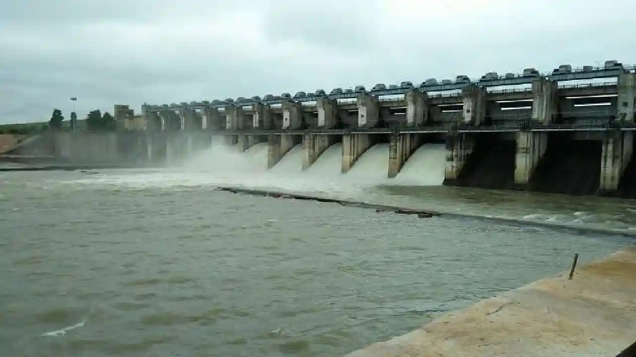 महासमुंद : लगातार वर्षा से गंगरेल बांध का जलस्तर बढ़ा, ग्राम... - CG Sandesh