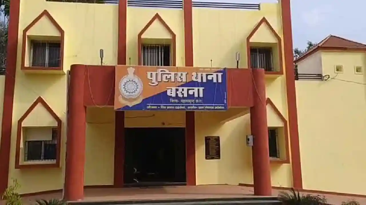 बसना : खेत में विवाद; बाप-बेटे ने की मारपीट - CG Sandesh