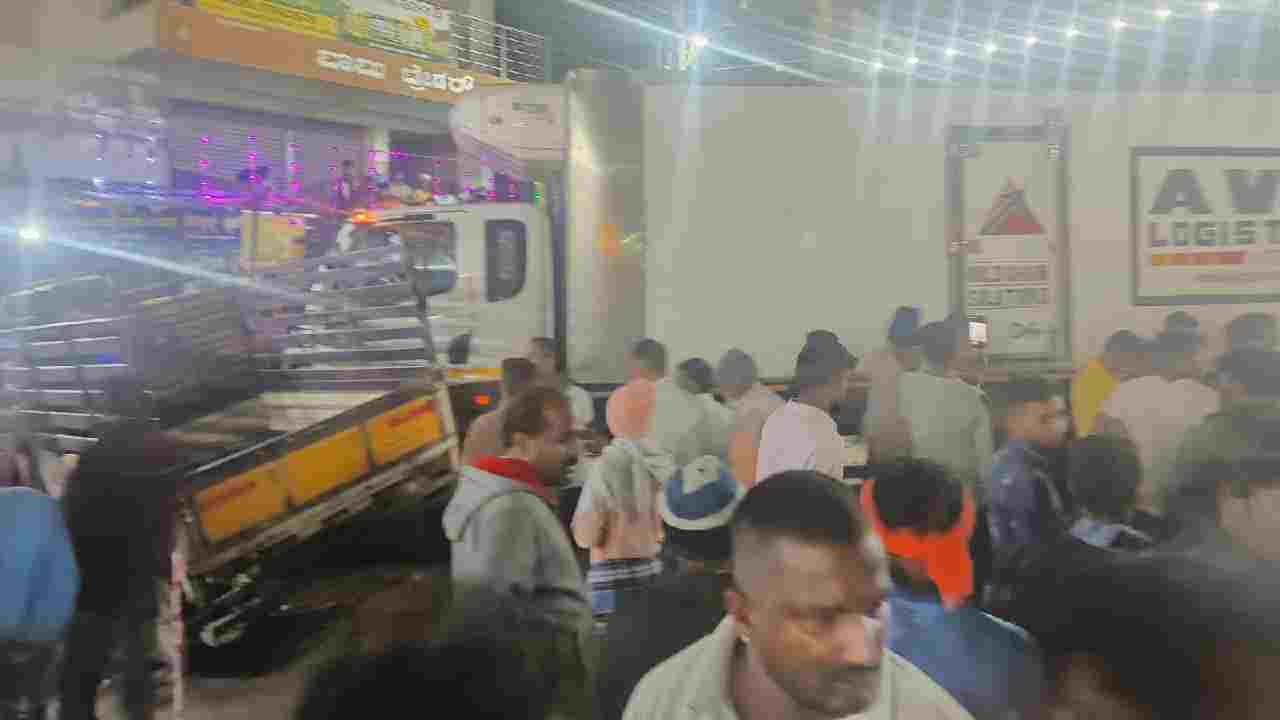 गणेश उत्सव के जुलूस के दौरान हादसा, ट्रक ने 9 लोगों को कूचला - CG Sandesh