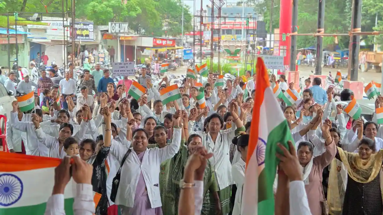 महासमुंद : एनएचएम कर्मी ने राजयपाल के नाम सौपा इच्छा मृत्यु ... - CG Sandesh