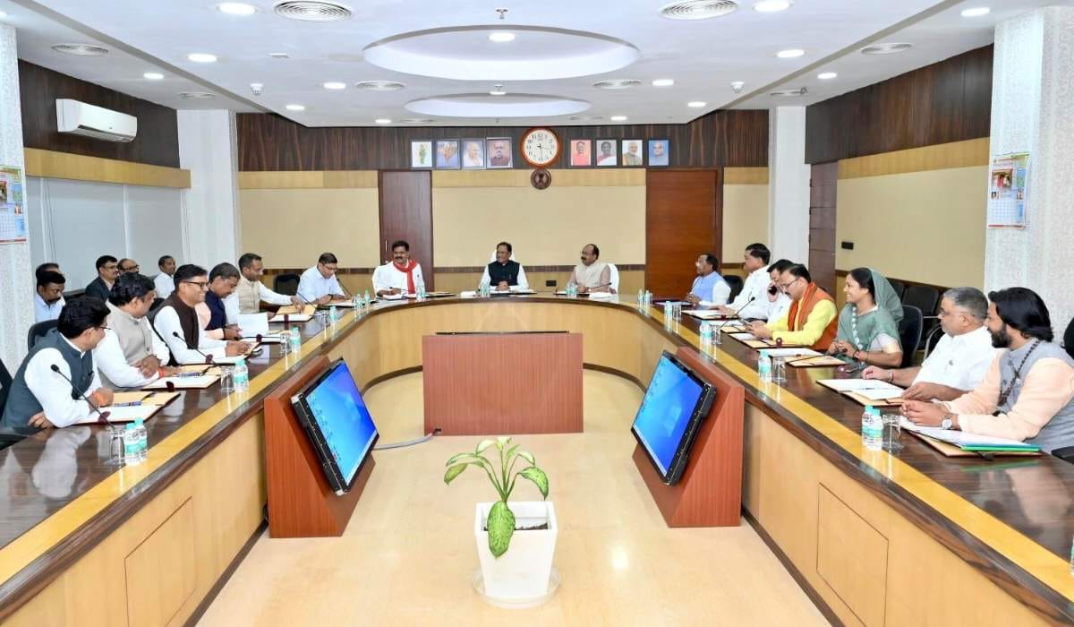 CG ब्रेकिंग : साय कैबिनेट की बैठक शुरू, कई बड़े फैसलों की उम्... - CG Sandesh