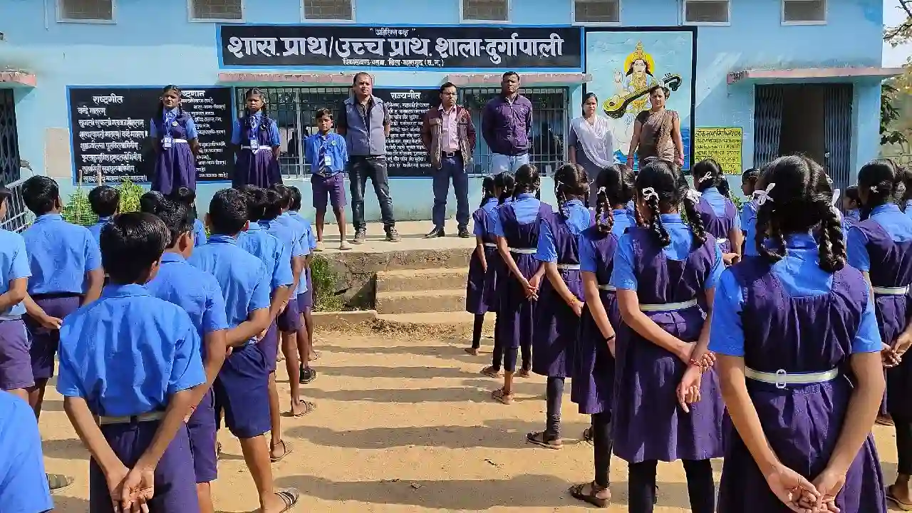 महासमुंद : युक्तियुक्तकरण से शिक्षकों की कमी हो रही दूर - CG Sandesh