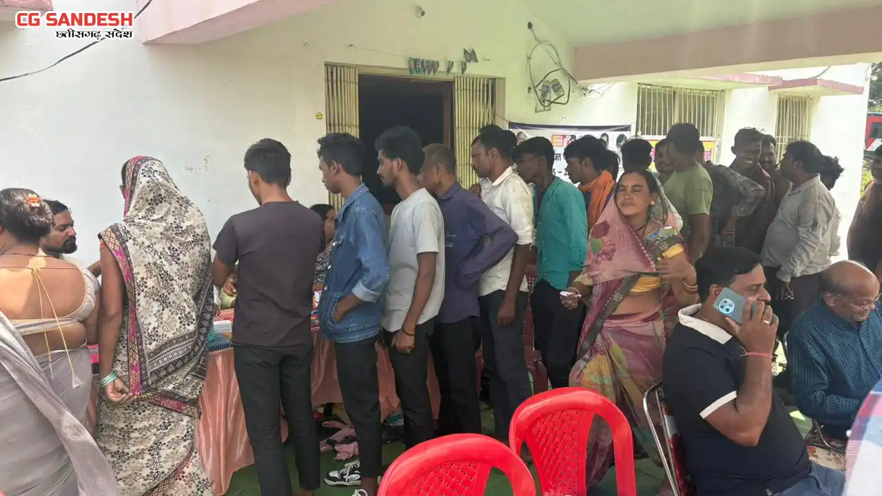 महासमुंद : बिरकोनी में निःशुल्क स्वास्थ्य जांच शिविर आयोजित - CG Sandesh