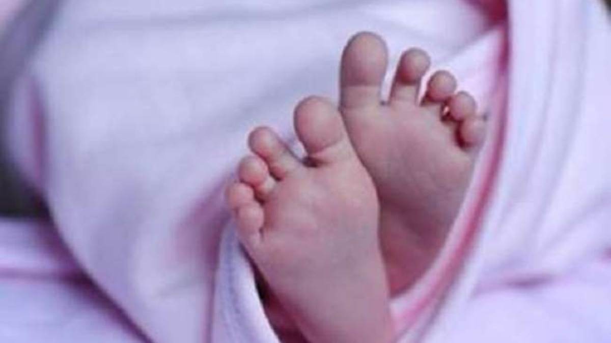 CG : हॉस्पिटल के टॉयलेट में मिली नवजात बच्चे की लाश, मचा हड़क... - CG Sandesh
