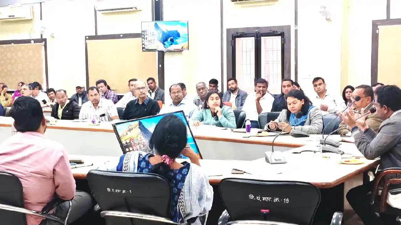 महासमुंद : दलहन, तिलहन, मक्का एवं फूलों की खेती अपनाने के लि... - CG Sandesh