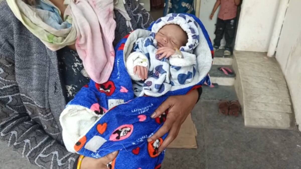 CG : मां की गोद से 20 दिन बच्ची को छीनकर बंदर ने कुएं में फे... - CG Sandesh