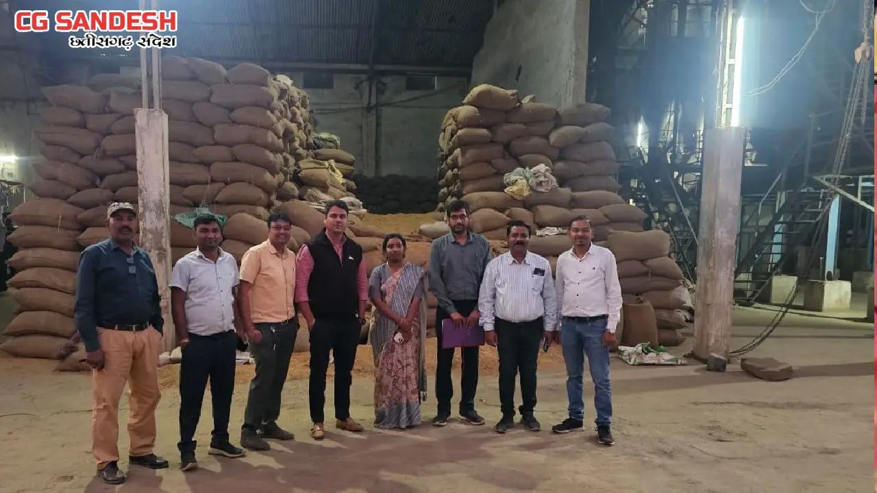 सरायपाली में अवैध धान भंडारण पर कार्रवाई, 27,200 बोरे धान मौ... - CG Sandesh