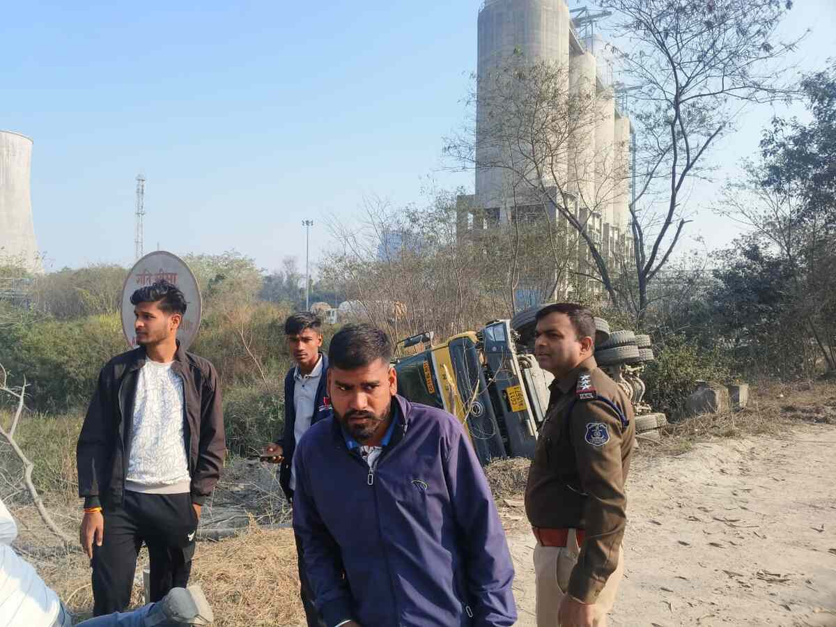  CG : अचानक ढुलकने लगी ट्रक, रोकने का प्रयास कर रहे चालक की ... - CG Sandesh