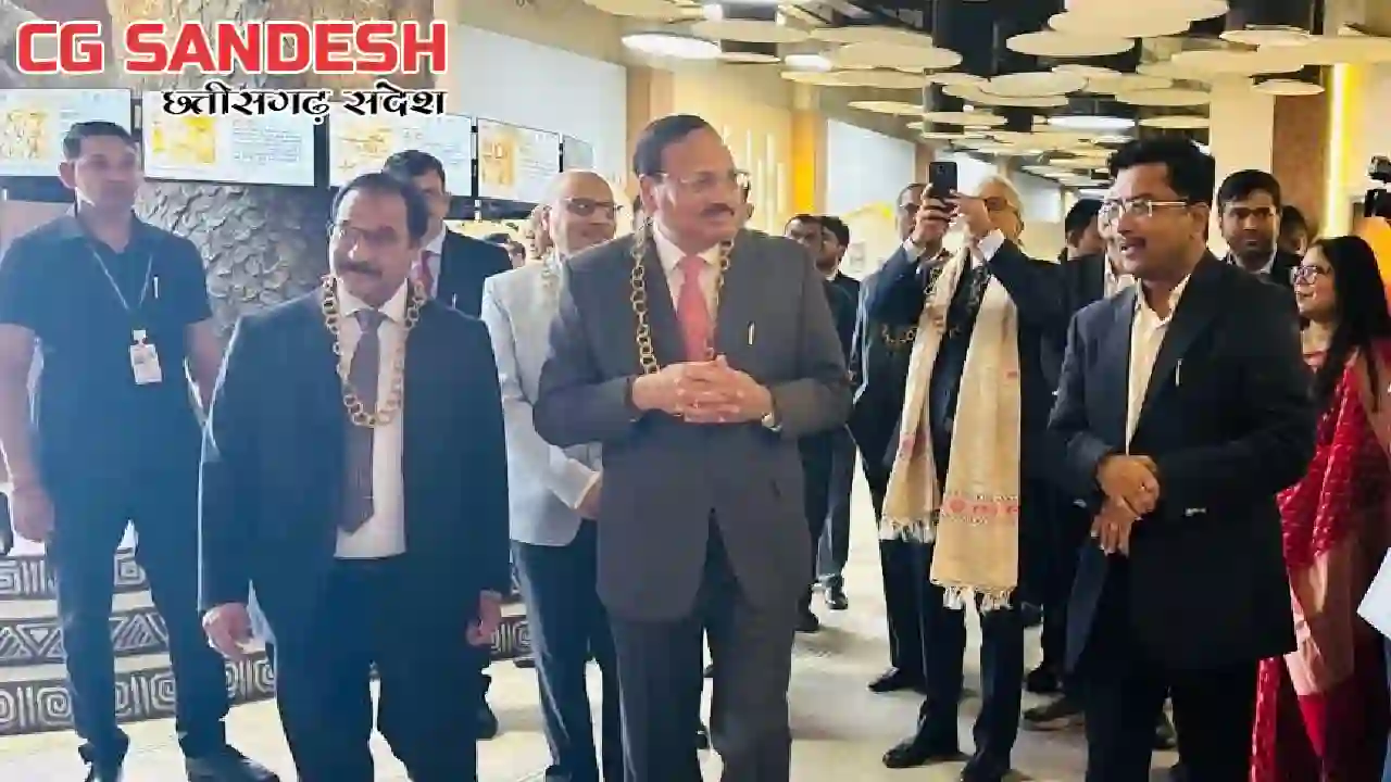 छत्तीसगढ़ में बने देश के पहले डिजिटल संग्रहालय का सुप्रीम कोर्ट के चीफ जस्टिस ने किया अवलोकन