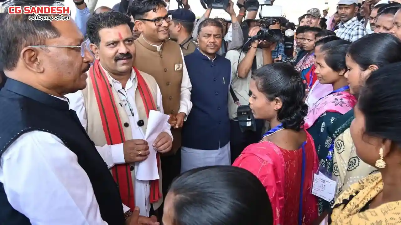 ‘गन’तंत्र छोड़कर गणतंत्र में आने वाले युवाओं का स्वागत – उपम... - CG Sandesh