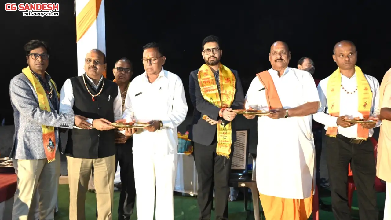महासमुंद : महानदी आरती में श्रद्धा, भक्ति और आस्था का अद्भुत... - CG Sandesh