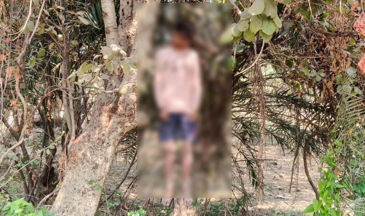 CG : पेड़ से लटकता मिला 22 वर्षीय युवक का शव, जांच में जुटी ... - CG Sandesh