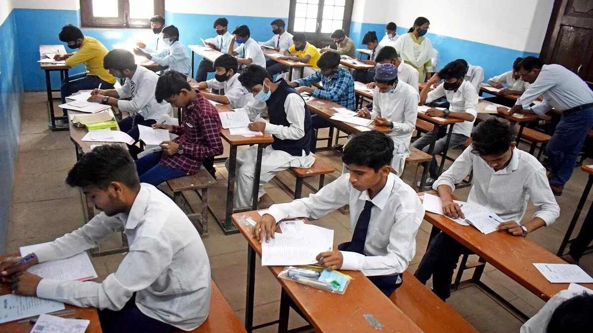 CG : निजी स्कूलों के विरोध के बाद शिक्षा विभाग ने बदला आदेश,... - CG Sandesh