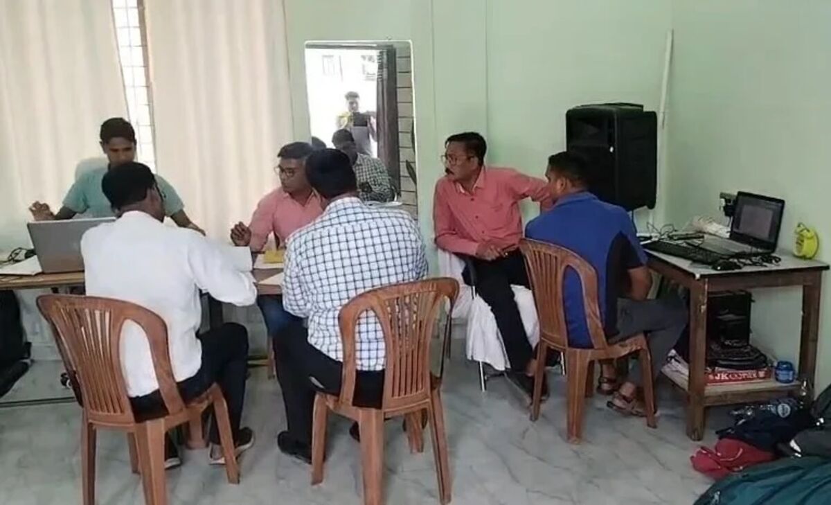 CG : एसीबी की बड़ी कार्रवाई, रंगे हाथों 90 हजार रुपये की रिश्... - CG Sandesh