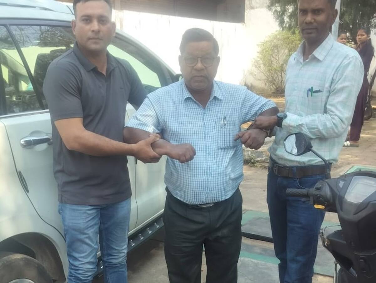 CG : रंगे हाथों पकड़ाया रिश्वतखोर प्रिंसिपल, सैलरी जारी करने ... - CG Sandesh