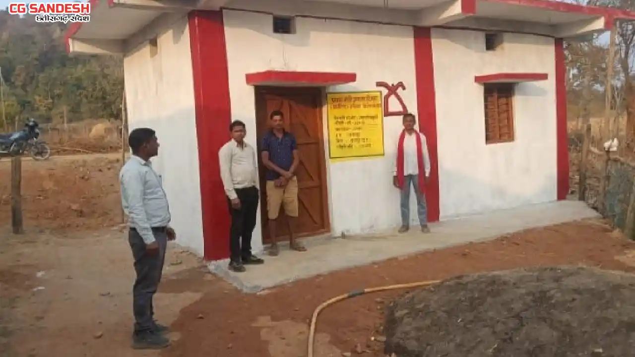 अकालू की जिंदगी में आई बदलाव प्रधानमंत्री आवास योजना ग्रामीण... - CG Sandesh