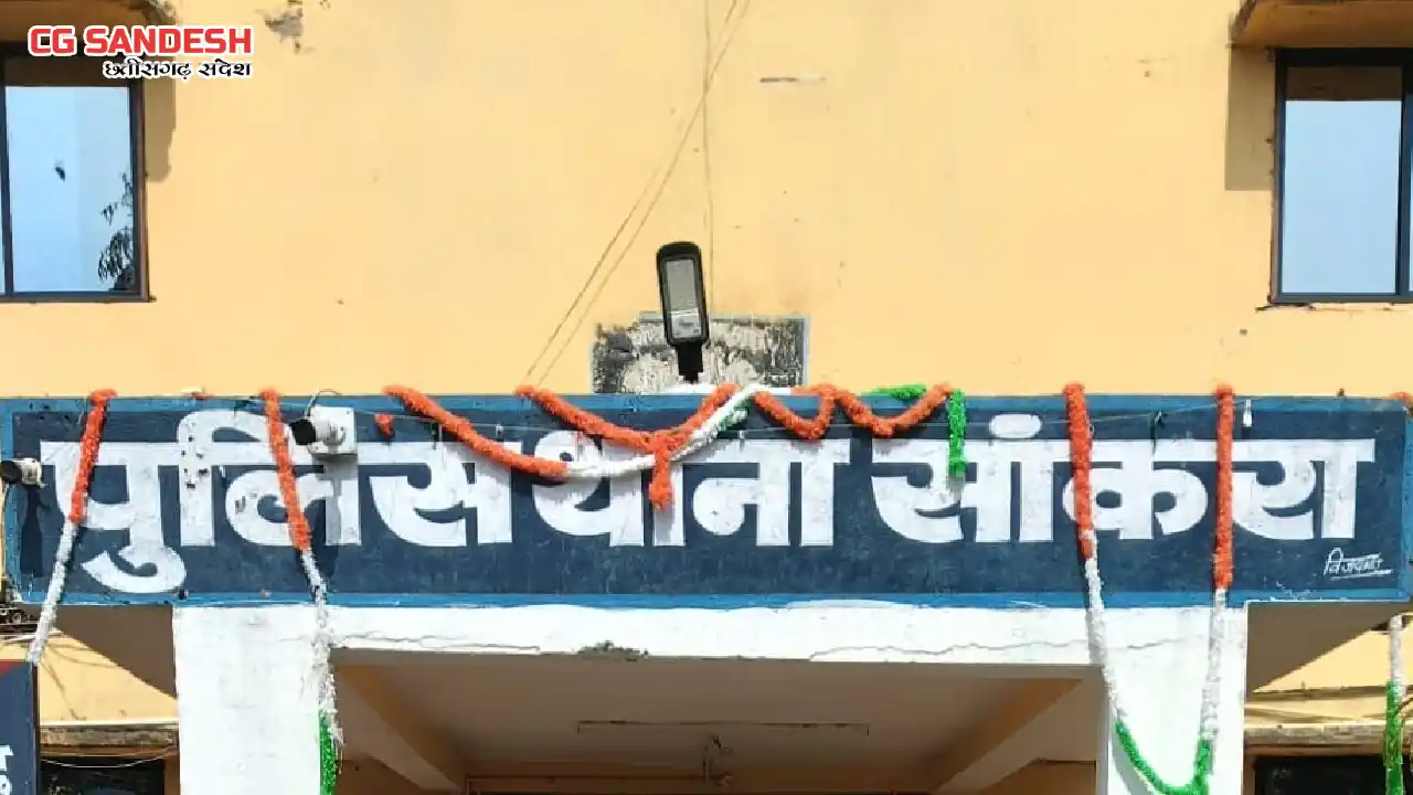 सांकरा : मुर्गा दूकान में नाबालिग लड़के से बिकवाता था शराब, प... - CG Sandesh