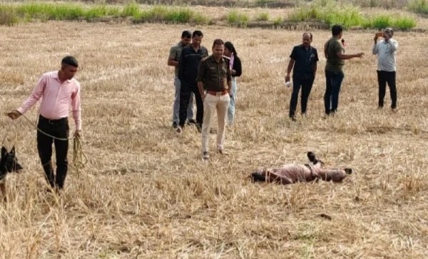 CG : खेत में पड़ी मिली युवक की लाश, इलाके में फैली सनसनी  - CG Sandesh
