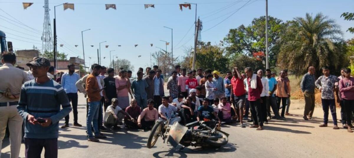 CG : तेज रफ्तार ट्रक ने मोपेड सावर अधेड़ को रौंदा, मौके पर दर... - CG Sandesh