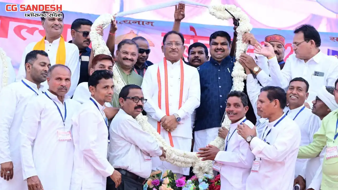 मुख्यमंत्री ने राजनांदगांव के ग्राम नादिया में मिनी स्टेडियम... - CG Sandesh
