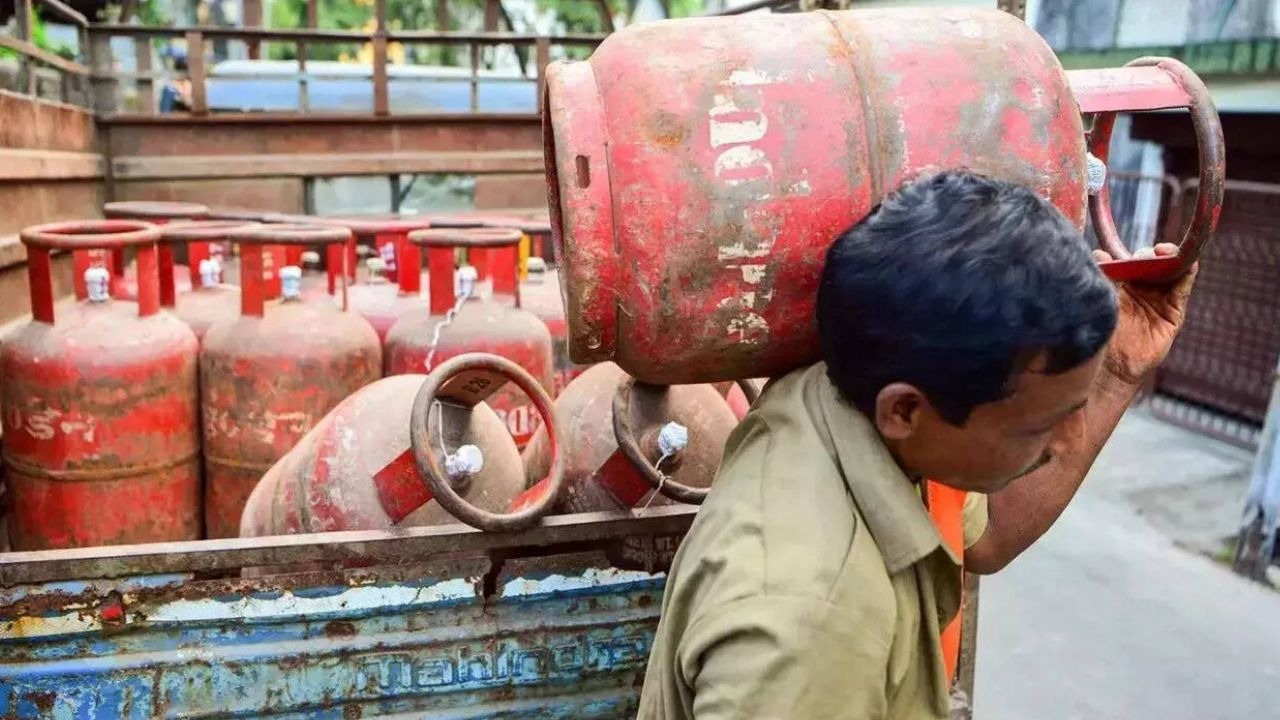 ग्रामीण क्षेत्रों में गैस सिलेंडर की बुकिंग में बदलाव, अब 25... - CG Sandesh