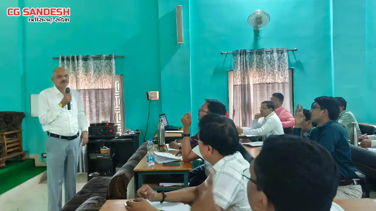महासमुंद : जनगणना के लिए फील्ड ट्रेनर्स को मिला प्रशिक्षण - CG Sandesh