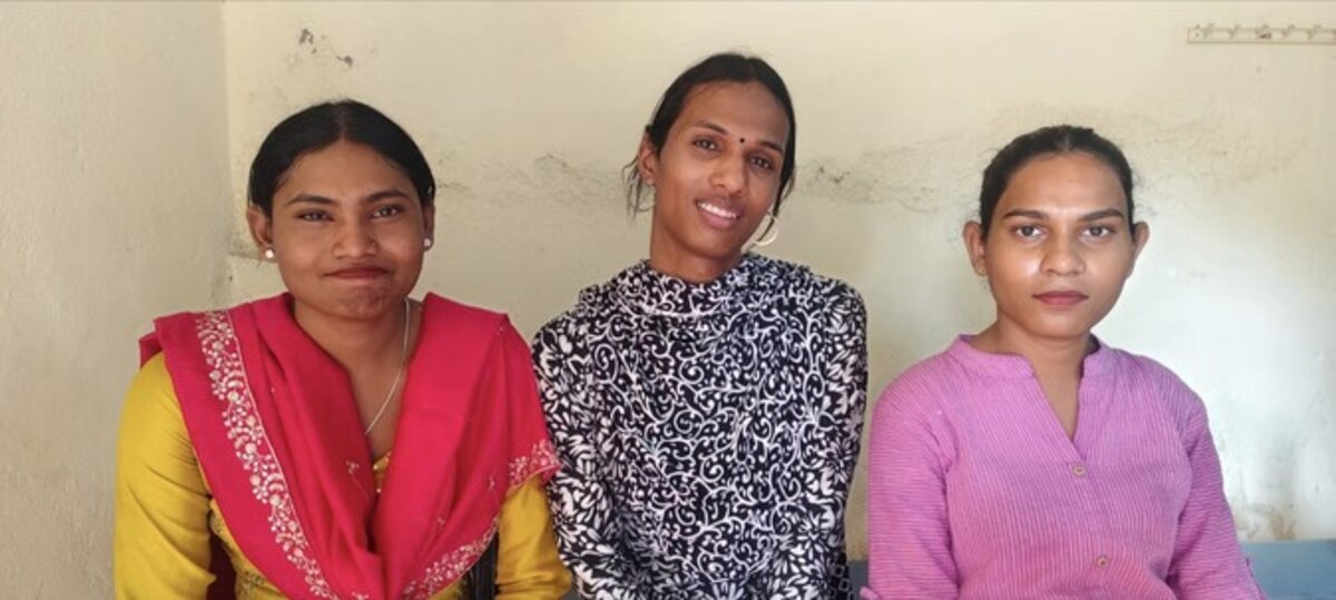 CG : सुपर फास्ट एक्सप्रेस ट्रेन में पैसे मांगते हुए यात्रियो... - CG Sandesh