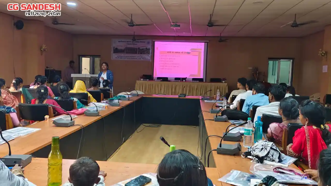 महासमुंद : बकरी पालन कार्य से जुड़ी 30 उत्कृष्ट महिला सदस्यों... - CG Sandesh