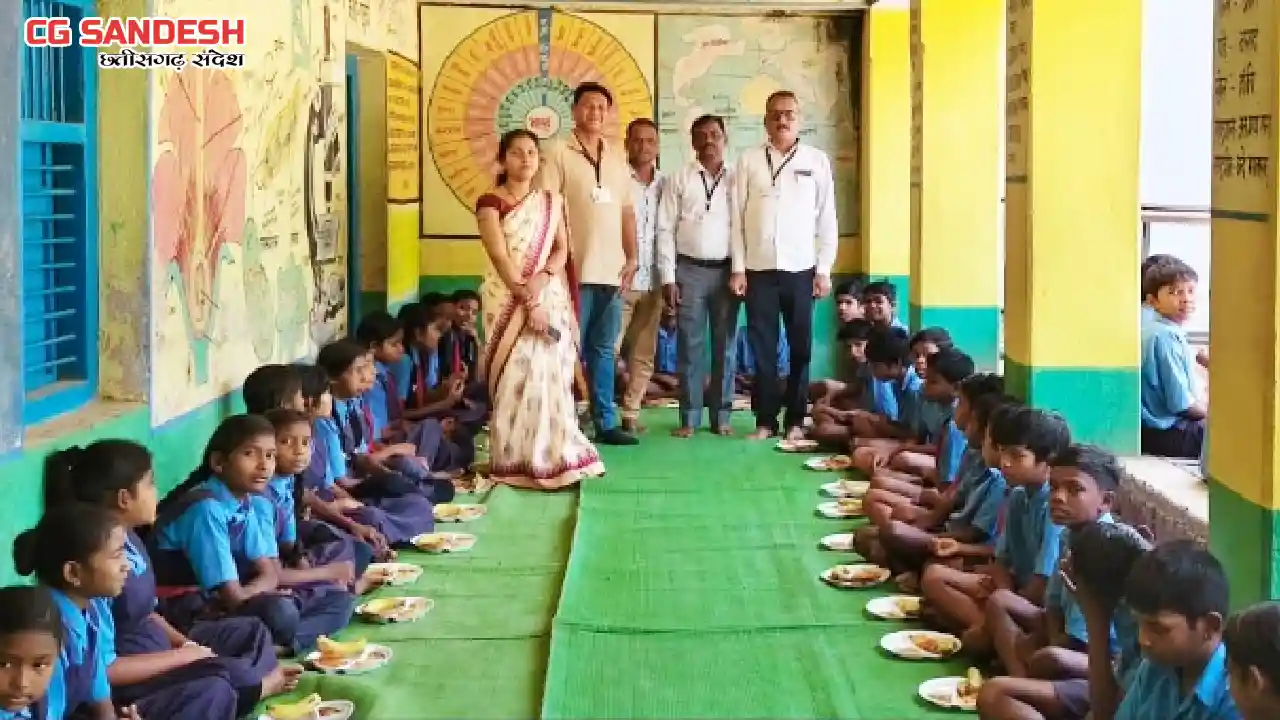 सरायपाली : पाटसेन्द्री में नेवता भोज का आयोजन - CG Sandesh