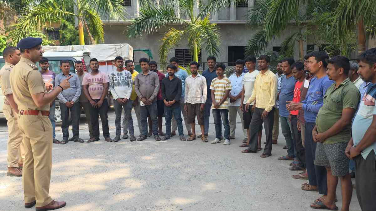 चक्रधरनगर पुलिस का ऑपरेशन प्रहार..हिरासत में 29 संदिग्ध कबाड... - CG Sandesh